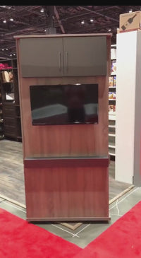 Hotel Spinning Closet